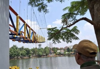 Wali Kota Depok, Mohammad Idris melakukan sidak pembangunan proyek Taman Alun-alun dan Hutan Kota Depok wilayah barat, dekat Situ Tujuh Muara, Kecamatan Bojongsari, Sabtu (07/09/24)