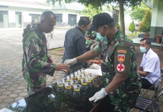 Tes urine prajurit Korem 071 Wijayakusuma, Selasa (10/12)