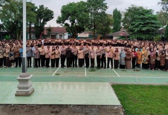 Kapolsek Delitua dan Kasat Binmas Go To School di SMA 13 Negeri Medan