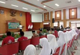 Walikota Blitar Santoso Saat Berikan Sambutan Pada Acara Pelepasan Jemaah Calon Haji Kloter 55 Kota Blitar Tahun 2024 (Foto : Faisal NR / Klikwarta.com)