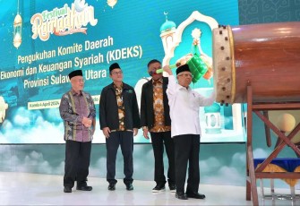 Wapres RI KH Ma'ruf Amin saat membuka KDEKS di ballroom Four Points Sheraton Manado, Kamis (4/4)