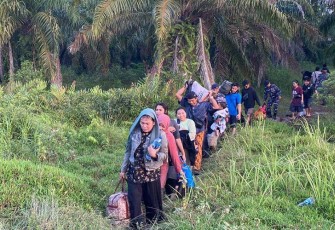24 Pekerja Migran Ilegal di Pesisir Pelintung Dumai saat diamankan