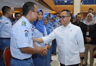 Kementerian Pendayagunaan Aparatur Negara dan Reformasi Birokrasi (PANRB) menetapkan persetujuan formasi pada delapan instansi penyelenggara sekolah kedinasan dengan alokasi 3.445 formasi.