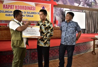 BNPB Berikan Bantuan Penanganan Banjir dan Longsor Sulawesi Selatan