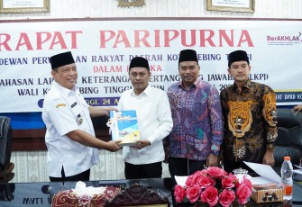 Pj Wali Kota Tebing Tinggi Sampaikan Nota Pengantar LKPJ TA 2023