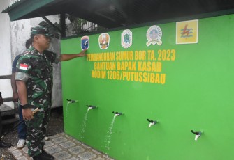 Danrem 121/Abw Brigjen TNI Luqman Arief, S.I.P., saat Tinjau Langsung Program Air Bersih TNI AD