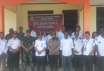 Komandan Koramil 02/Timika Kodim 1710/Mimika Kapten Inf Akhmad Zaini menghadiri acara Deklarasi Pemilu Damai 2024. Acara tersebut berlangsung di Kantor lama Distrik Wania, Kab. Mimika, Rabu (10/01/2024)