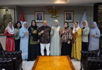 Foto Bersama usai buka puasa bersama di Rumah Dinas Ketua DPD RI, Jumat (29/3/2024).