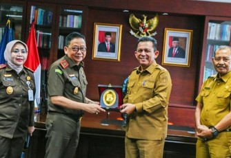 Gubernur Ansar bersilaturahmi bersama Kajati Kepri 