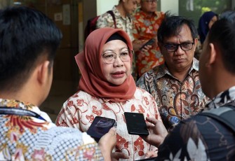 Pj Sekda Provinsi Banten Virgojanti saat diwawancarai awak media, Kamis (25/1/2024).