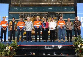 Kepala BP Batam, Muhammad Rudi dan CEO Citramas Group, Kris Taenar Wiluan saat hadir dalam peresmian Rebuild Centre PT Thiess di Kawasan Industri Terpadu Kabil
