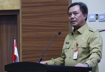 Kepala BSKDN Kemendagri Yusharto Huntoyungo saat melakukan kunjungan kerja (Kunker) di Ruang Pola Kantor Wali Kota Parepare pada Selasa, 5 Maret 2024. 