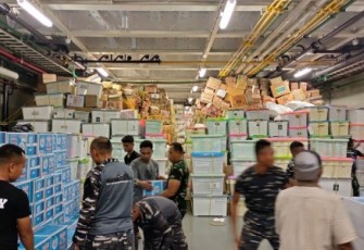 Le Minerale Kirim Ribuan Galon Air Mineral ke Gaza