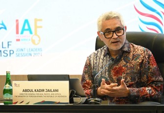 Direktur Jenderal Asia, Pasifik dan Afrika Kemlu RI, Abdul Kadir Jailani saat sampaikan Pernyataan Press terkait Kesiapan Indonesia selenggarakan Indonesia-Africa Forum II di Media Center, Nusa Dua, Bali (1/9/2024). (Foto: Infomed Kemlu)