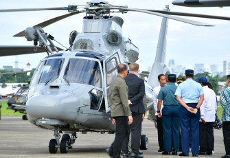 TNI AL Terima Helikopter Anti Kapal Selam