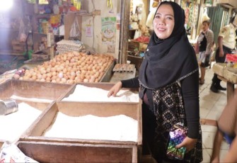 Ibu Mutia, PLT Kepala Pasar Kedoya