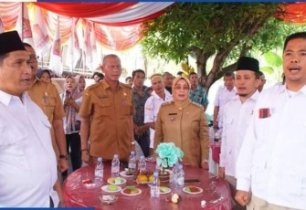 Plt. Bupati Labuhanbatu Hj. Ellya Rosa Siregar, S.Pd, MM, didampingi Asisten I Pemerintahan dan Kesra Drs Sarimpunan Ritonga, M.Pd, Kaban Kesbangpol Nilwan SE, dan Kabag Protokol Prandi A Nasution  hadir dalam perayaan HUT Partai Gerindra Ke-16