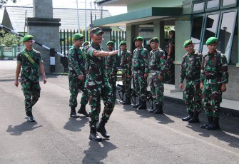 Tim Waslakgiat Permildas Kodiklat TNI AD saat Kunjungi Korem 032/Wbr
