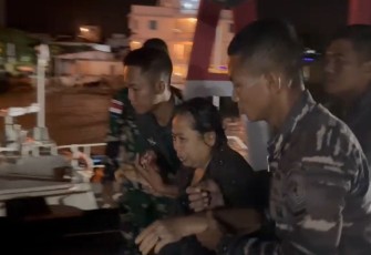 TNI AL saat Tangkap PMI Ilegal di Pulau Mantras