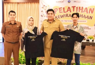 Bupati Bintan Roby Kurniawan SPWK Sampaikan Kiat Sukses Wirausaha Muda