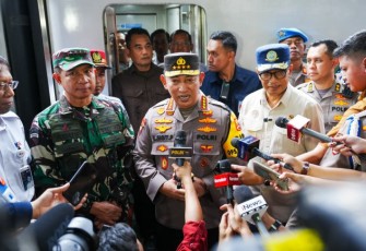 Kapolri Jenderal Listyo Sigit Prabowo saat memberikan keterangan pers 