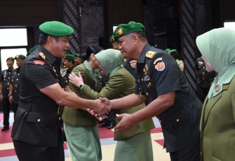 Kasad Jenderal TNI Maruli Simanjuntak, M.Sc. saat memimpin Serah Terima Jabatan (Sertijab) 