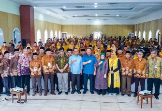 Bamsoet dalam Sosialisasi Empat Pilar MPR RI bersama pensiunan pegawai negeri sipil (PNS) atau Persatuan Wredatama Republik Indonesia (PWRI) Kabupaten Kebumen dalam kunjungan Dapil-7 Jawa Tengah hari ke-3 di Kebumen Jawa Tengah, Sabtu (20/1/24).