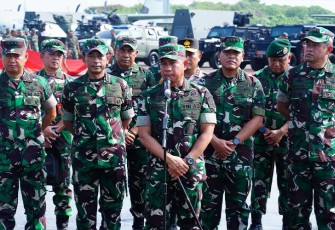 Panglima TNI Jenderal TNI Agus Subiyanto pada saat Apel Gelar Pengamanan Pemilu 2024