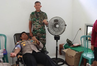 Kapolres Bengkulu Utara saat Ikut Donor Darah Peringati HUT Persit Kartika Chandra Kirana ke-78