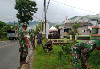 Koramil 0801/01 Pacitan bersama Kepolisian Gelar Aksi Bersih-Bersih