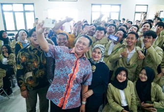 Bamsoet dalam Sosialisasi Empat Pilar MPR RI hari ke-12 dalam kunjungannya ke Dapil-7 Jawa Tengah bersama sivitas akademika Universitas Perwira Purbalingga (UNPERBA), di kampus UNPERBA, Senin (29/1/24).