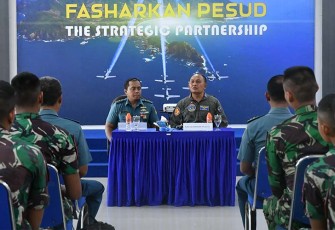 Kafasharkan Pesud saat Terima Kunjungan Taruna AAL Tingkat 3 Angkatan ke-70 