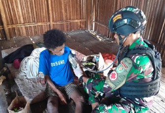 Responsif Satgas Yonif 310/KK Obati Mama di Pedalaman Papua