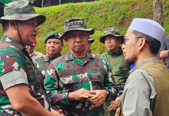 Panglima TNI Jenderal TNI Agus Subiyanto dan Kepala Staf Angkatan Darat (Kasad) Jenderal TNI Maruli Simanjuntak kompak menyerukan gerakan mencintai alam 