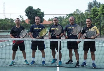 Dankodiklatal saat Ajak Prajuritnya Bermain Tenis 