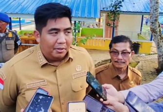Bupati Bintan Roby Kurniawan saat didepan awak media usai melakukan Soft Launching Taman Satwa Kijang, Senin sore (12/02).