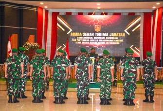 Pangdam XIII/Merdeka Mayjen TNI Suhardi Pimpin Sertijab Sejumlah Pejabat Baru Makodam