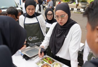 BGN saat Kenalkan MBG Secara Langsung di CFD Depok