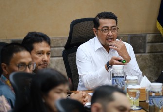 Menekraf/Kabekraf Teuku Riefky Harsya saat menerima audiensi dari Perhimpunan Hotel dan Restoran Indonesia (PHRI).