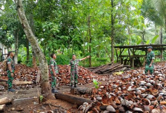Kodim 0806/Trenggalek melakukan peninjauan tahap kedua sekaligus pengukuran lahan untuk pembangunan Gedung Dapur Sehat di Jalan Diponegoro RT 09 RW 04, Desa Gayam, Kecamatan Panggul, Senin (13/1/2025)