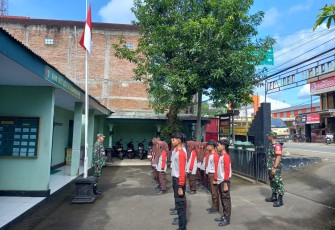 Babinsa Koramil 0801/03 Arjosari Beri Pelatihan PBB dan Wasbang