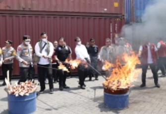 Polda Jatim Ungkap Peredaran 72 Ton Bawang Bombay Ilegal Ber-OPTK