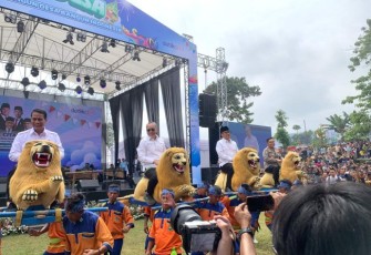 Menteri Pertanian (Mentan) Andi Amran Sulaiman turut menghadiri Kick Off Peringatan Hari Desa yang digelar pada Selasa (14/1/2025) di Lapangan Desa Cisaat, Kecamatan Ciater, Kabupaten Subang, Jawa Barat