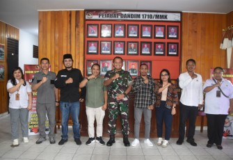 Komandan Kodim 1710/Mimika Letkol Inf M. Slamet Wijaya, S.Sos,.M.Han,.M.A menerima kunjungan silaturahmi dari Komisi Pemilihan Umum (KPU) dan Badan Pengawas Pemilu (Bawaslu) Kabupaten Mimika di Makodim