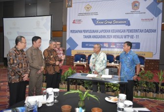 Kegiatan FGD persiapan penyusunan laporan keuangan pemerintah daerah tahun anggaran 2024, di Ballroom Alana Hotel, Colomadu, Kabupaten Karanganyar, Selasa (7/1/2025).