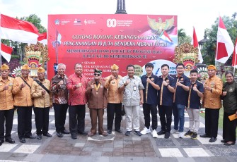 Ditjen Polpum Kemendagri Luncurkan Gerakan Pembagian 10 Juta Bendera Merah Putih di Denpasar