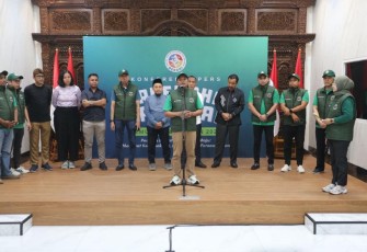 Pdt. Lorens saat konferensi pers di kantor DPP PKB, Jakarta, Selasa (25/11/2025).