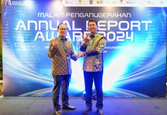 Bank Jatim Jadi Pemenang ARA 2024 Kategori BUMD Go Publik Keuangan