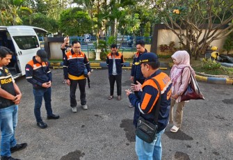 Tim relawan diberangkatkan dari Kanwil Bea Cukai Aceh pada pukul 08.00 WIB.