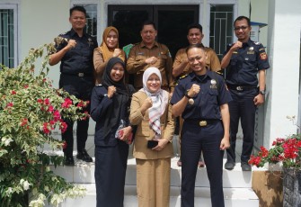 Pertemuan berlangsung di Kantor Disperindagkop-UKM Aceh Jaya, Selasa (12/8).